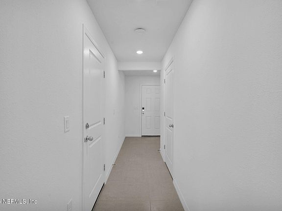 5th image of 10113 TREASURE OAKS Court