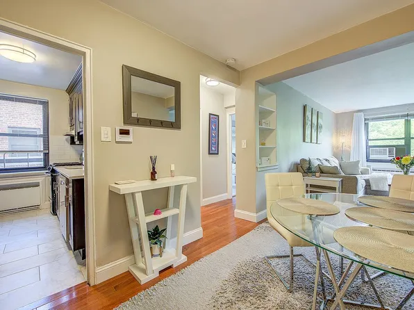 21102 75th Ave #6P, Bayside, NY 11364