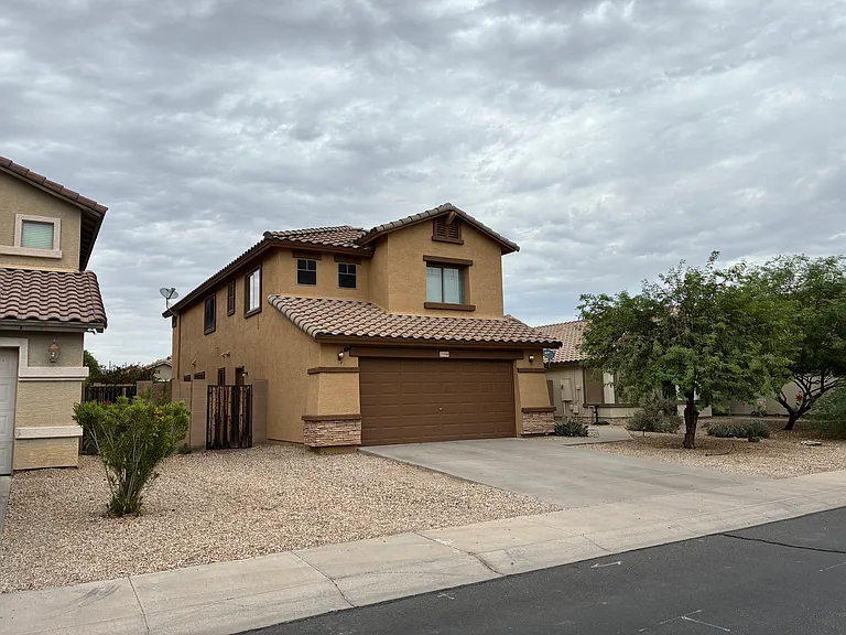 25550 W Pioneer St — Photo 3