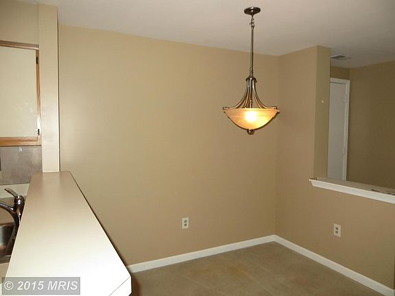 SEPARATE DINING ROOM