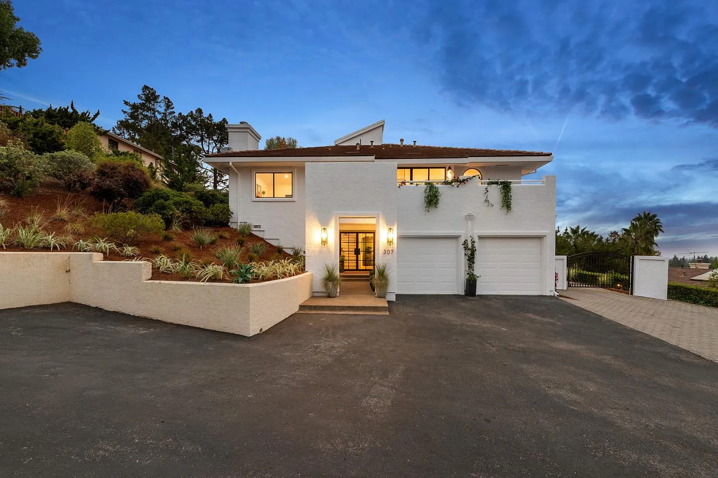 307 Quinnhill Rd photo 1