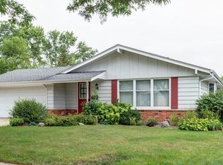 6086 Tulip Ln, Greendale, WI 53129