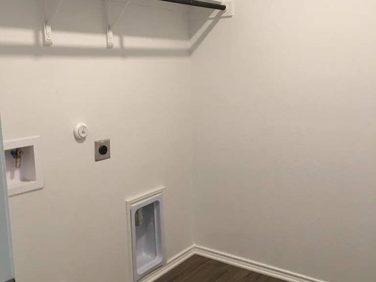 306 Montego St — Photo 23