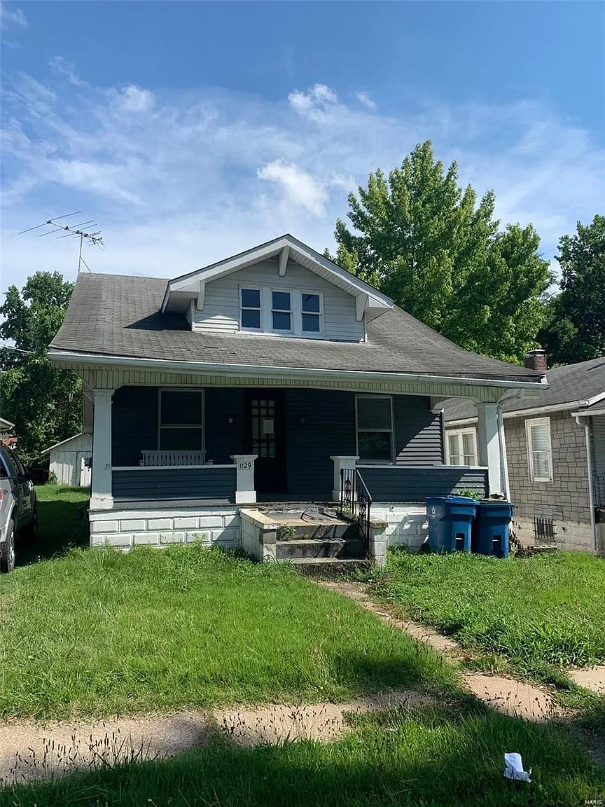 1129 Brown St photo 1