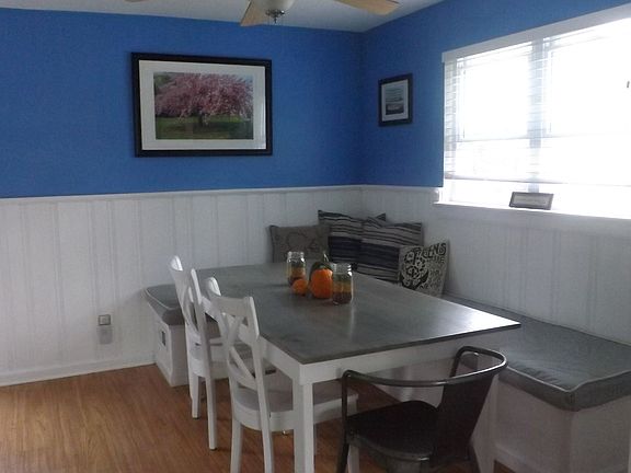 custom built-in benches make a cozy eat in area!