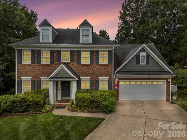 6202 Hickory Cove Ln, Charlotte, NC 28269