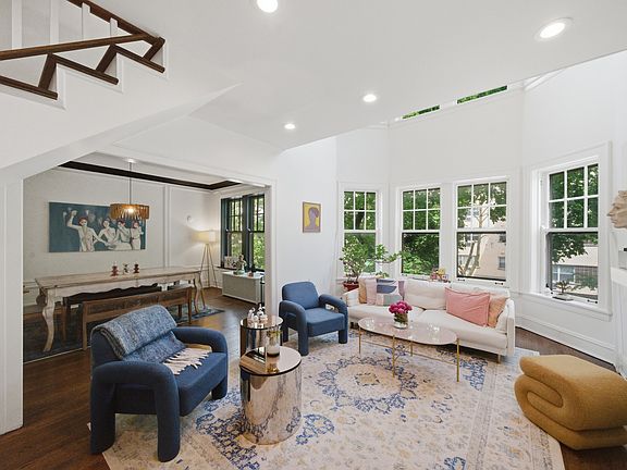 2nd image of 2948 N Pine Grove Ave #2