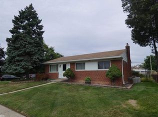 18219 Whalen Dr, Clinton Township, MI