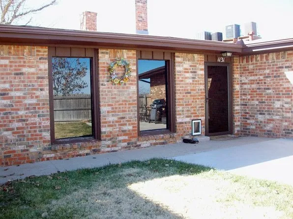 1131 E Harvester Ave, Pampa, TX 79065