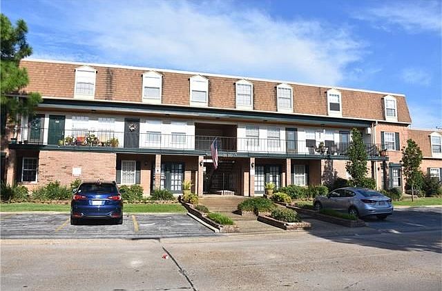 1st image of 3110 Edenborn Ave APT 417