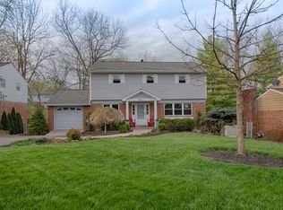 8277 Asbury Hills Dr, Cincinnati, OH 45255