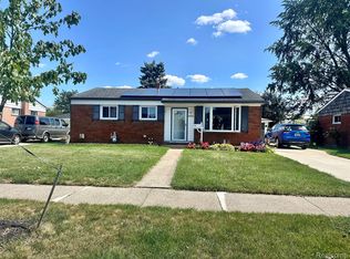 6912 Moccasin St, Westland, MI 48185