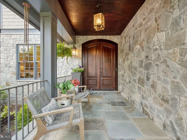 2311 N Albemarle St, Arlington, VA 22207