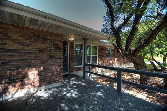 1st image of 607 E Lane Dr