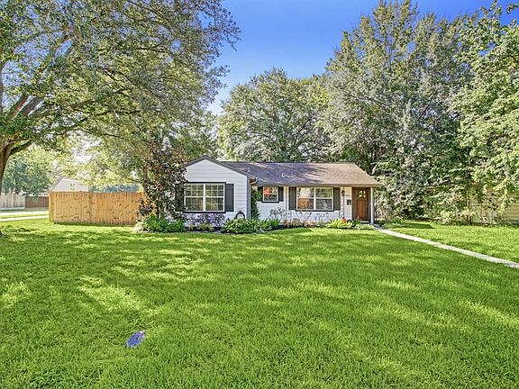 2nd image of 1803 Woodcrest Dr