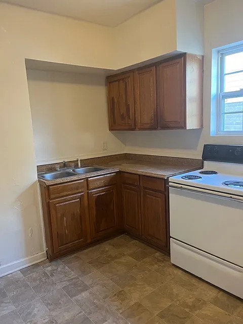 Building Photo - 3213 Dunkirk Ave #1