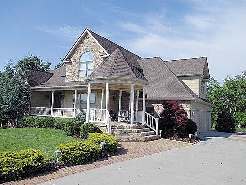 1st image of 437 Riverbend Dr