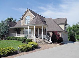 437 Riverbend Dr, Dandridge, TN 37725