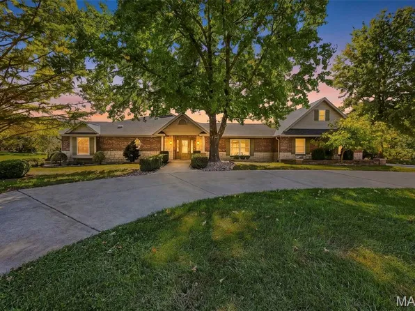 4231 Towers Rd, Saint Charles, MO 63304