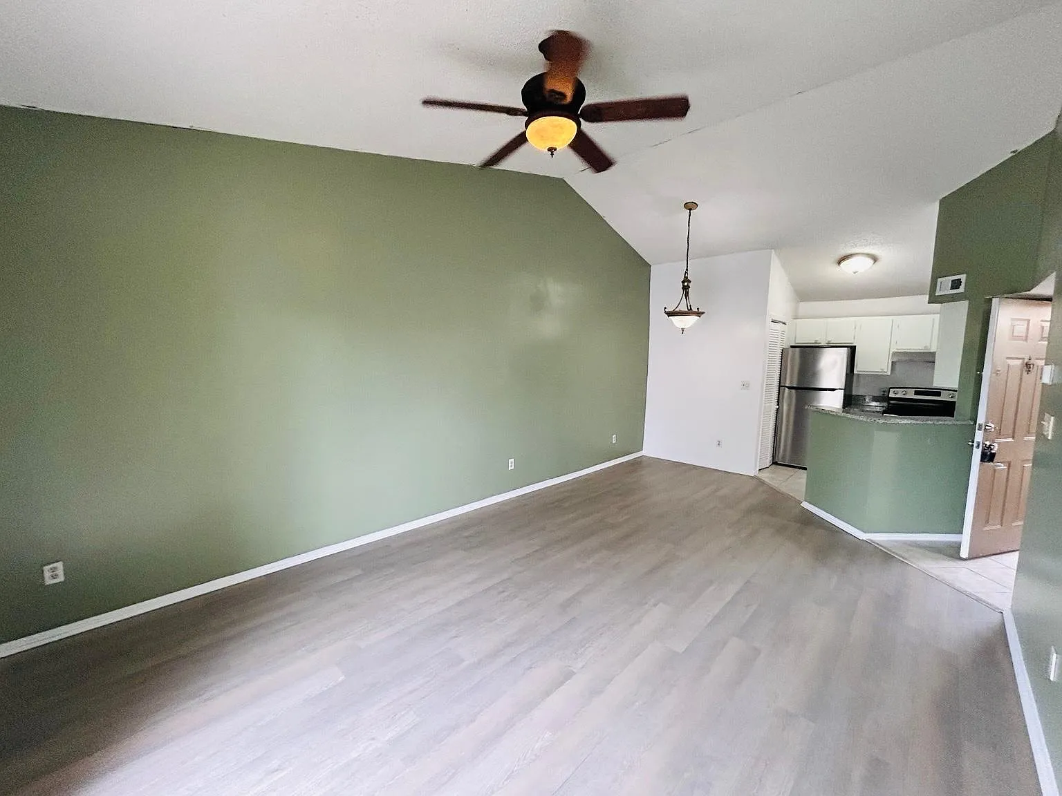 1 bed, 660 sqft, $1,175 — Photo 3