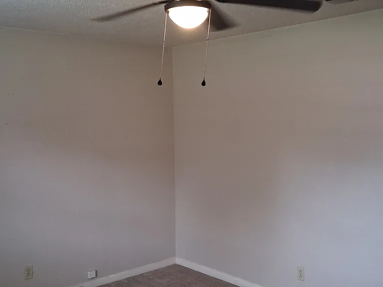 102 Cheryl St — Photo 14