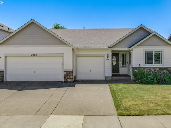 3250 Oxford St, Woodburn, OR 97071
