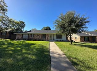 310 Hidden Valley Trl, Sherman, TX 75092