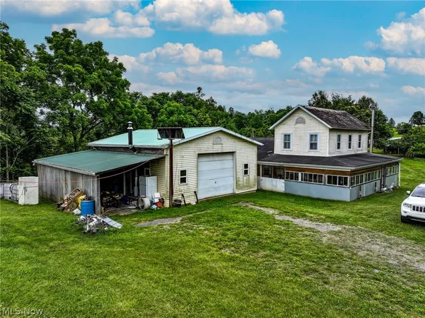 15985 Dog Rd, Newcomerstown, OH 43832
