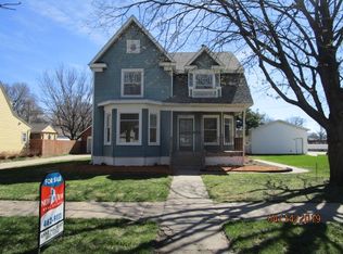 910 N Hastings Ave, Hastings, NE 68901