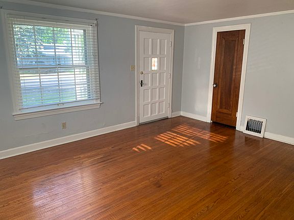 3rd image of 1011 E Forrest Hill Ave