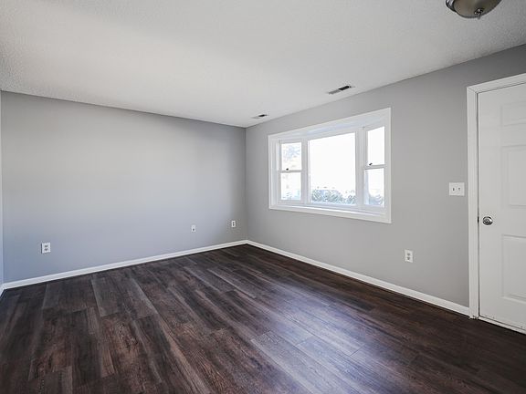 5th image of 4 Birchwood Drive #4
