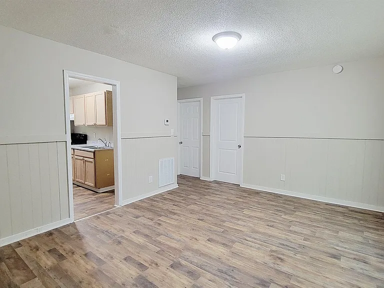 1306 Ragan Ave — Photo 9