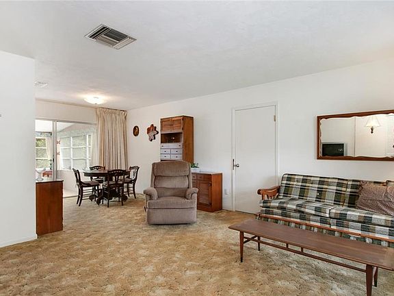 4th image of 1385 Gainesville Dr