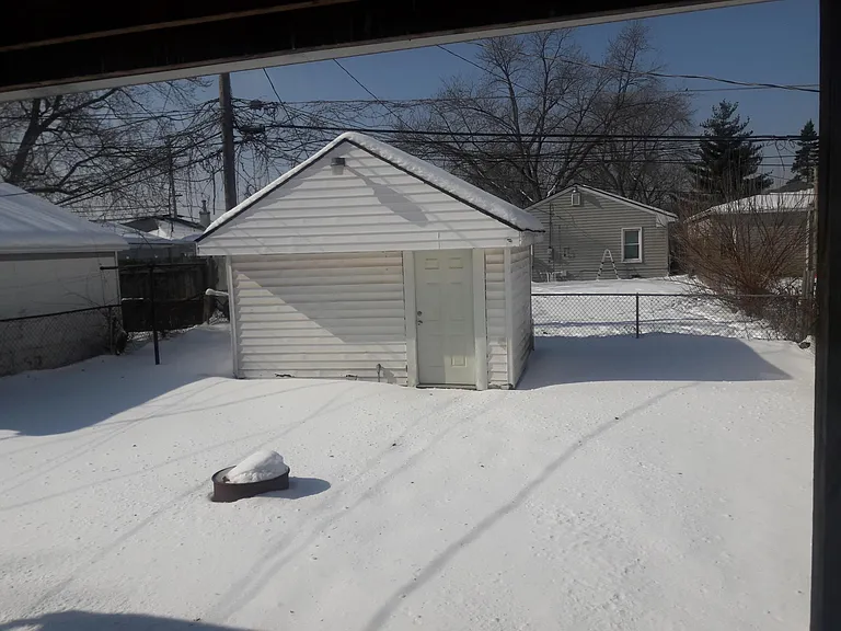 23825 Methuen Ave — Photo 18
