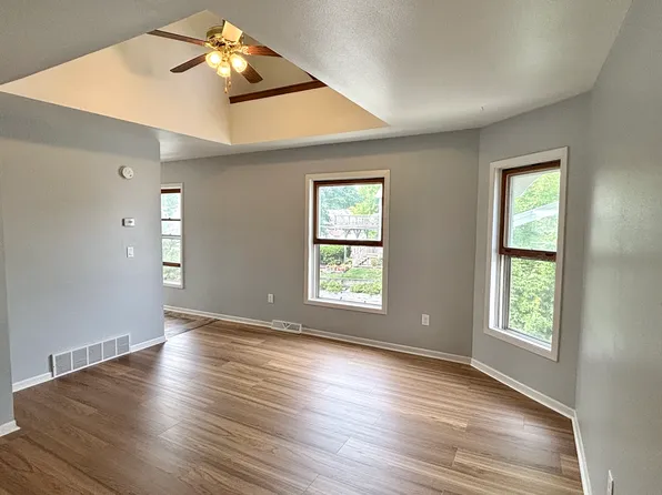 2343 N Oakland Ave, Milwaukee, WI 53211