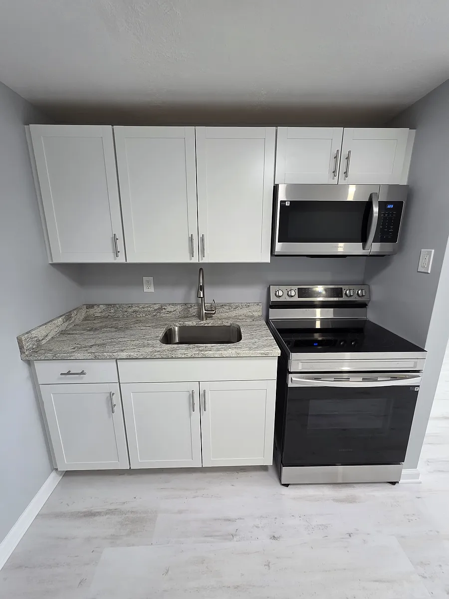 Building Photo - 101 S Rocky River Dr #503