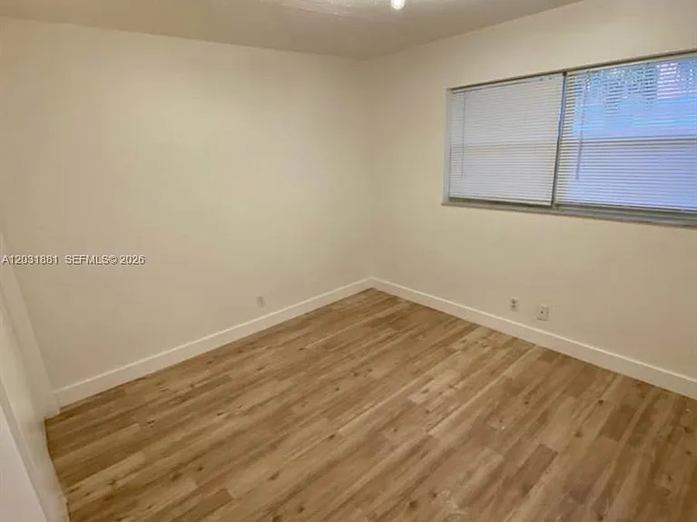 1106 NE 5th Ave #1-5 — Photo 5
