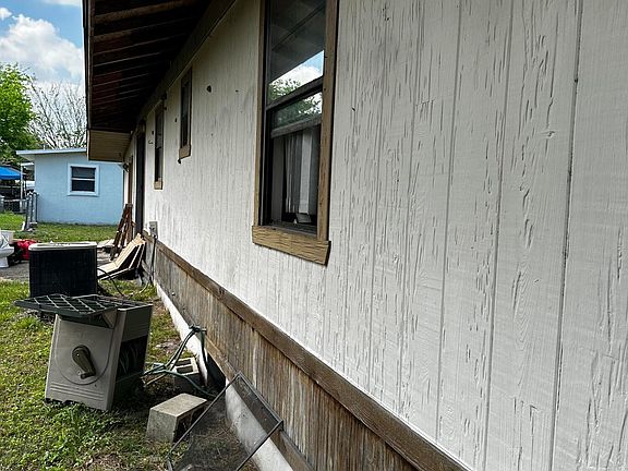 3rd image of 2511 N Palm Dr