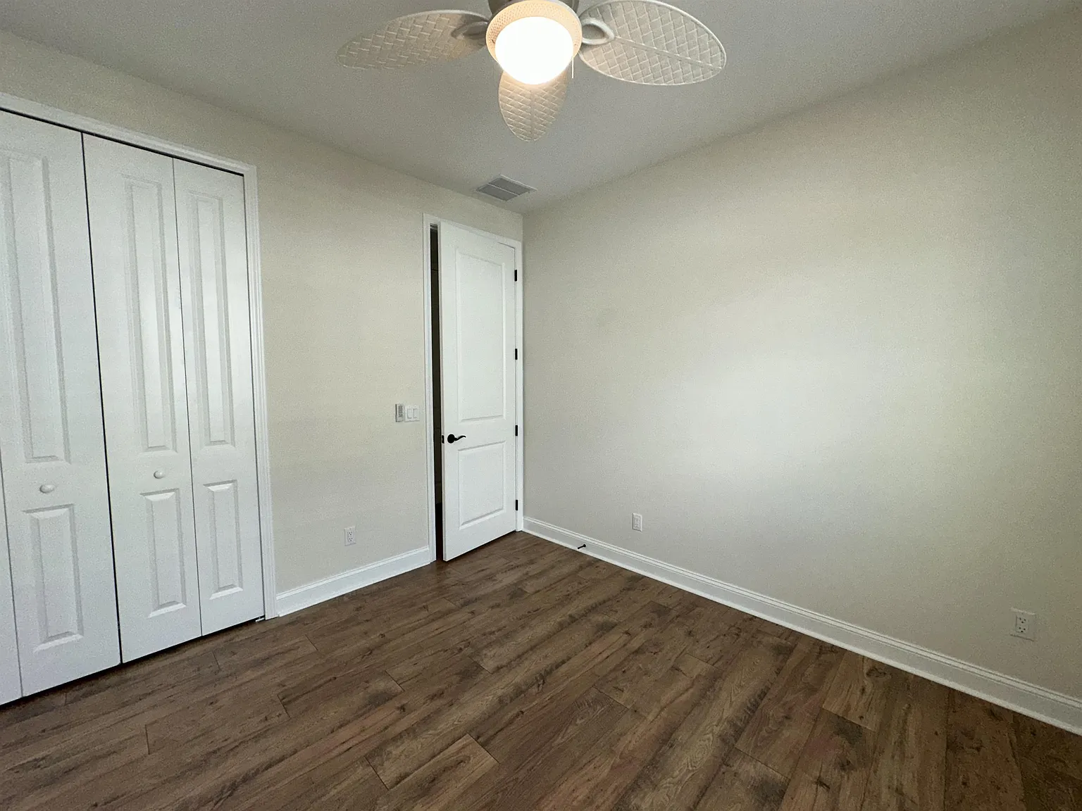 1417 Shoreside Drive Unit 101 - 101 — Photo 4