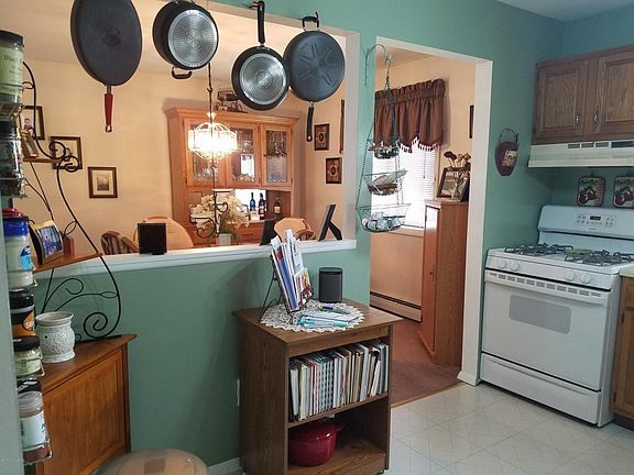 4th image of 22 Frederick Dr