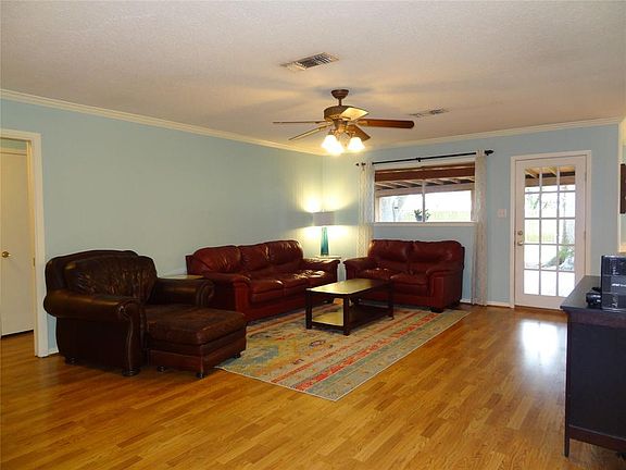 Large Den - light & bright