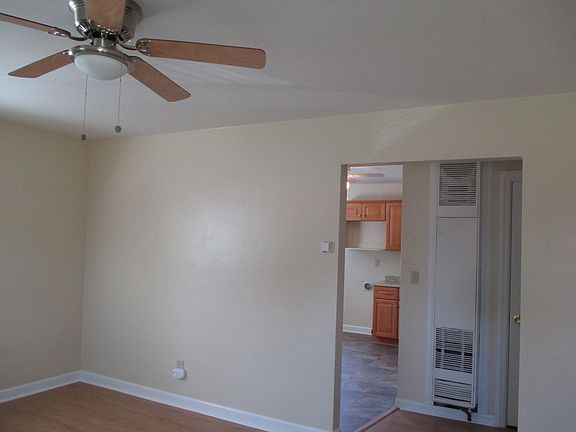 4th image of 9421 Atwood Ave