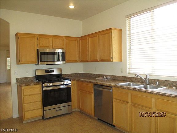 3rd image of 2616 Spruce Creek Dr