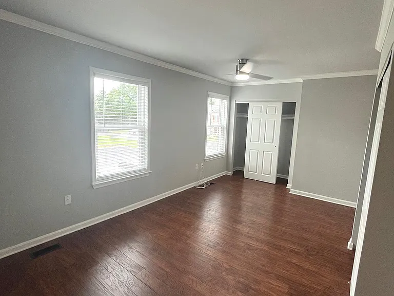 10804 Wall St — Photo 16