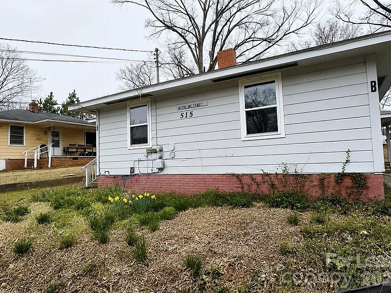 515 Burlington Ave — Photo 1