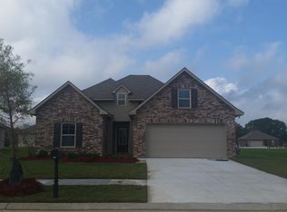 15595 Heartstone Dr, Prairieville, LA 70769