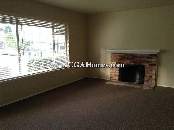 3rd image of 5883 Lonsdale Dr