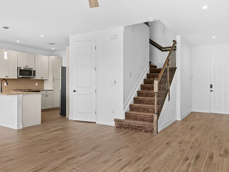7548 Carnegie Way — Photo 9