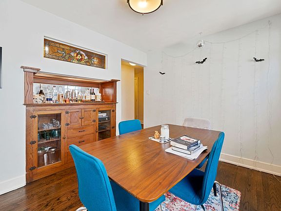 4th image of 861 W Carmen Ave #3E
