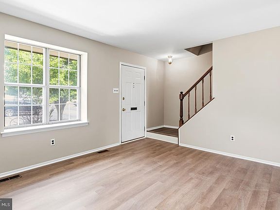 4th image of 307 Franklin Ct